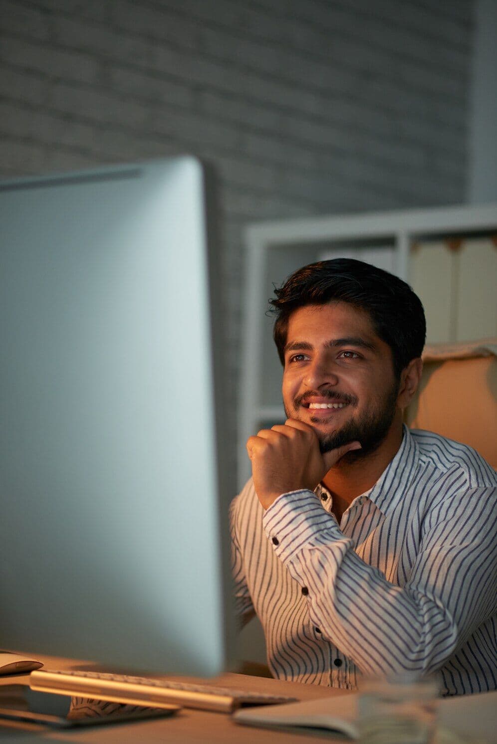 Indian applicant submitting documents for Germany Employment Visa